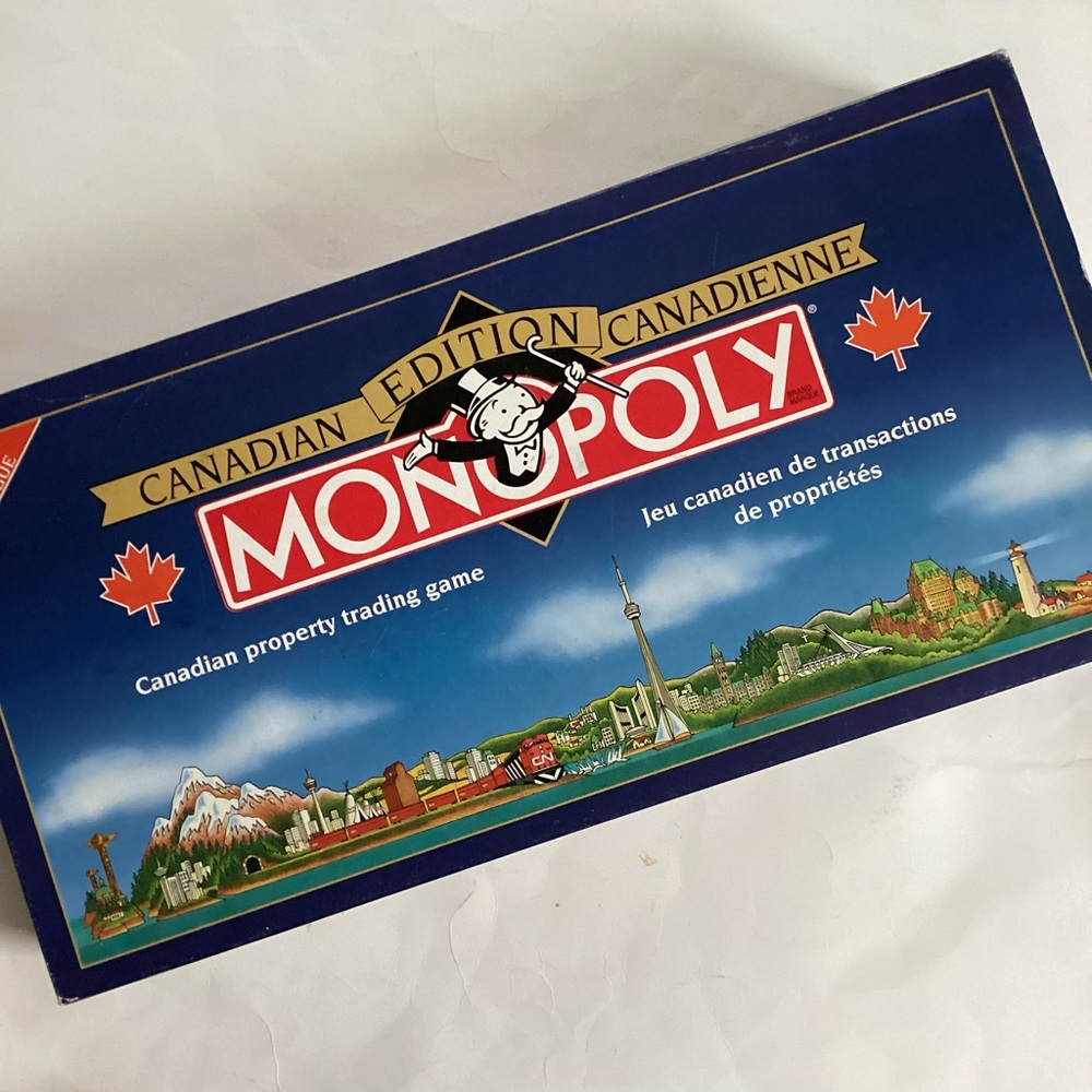 Complete! Vintage Canadian Edition Monopoly